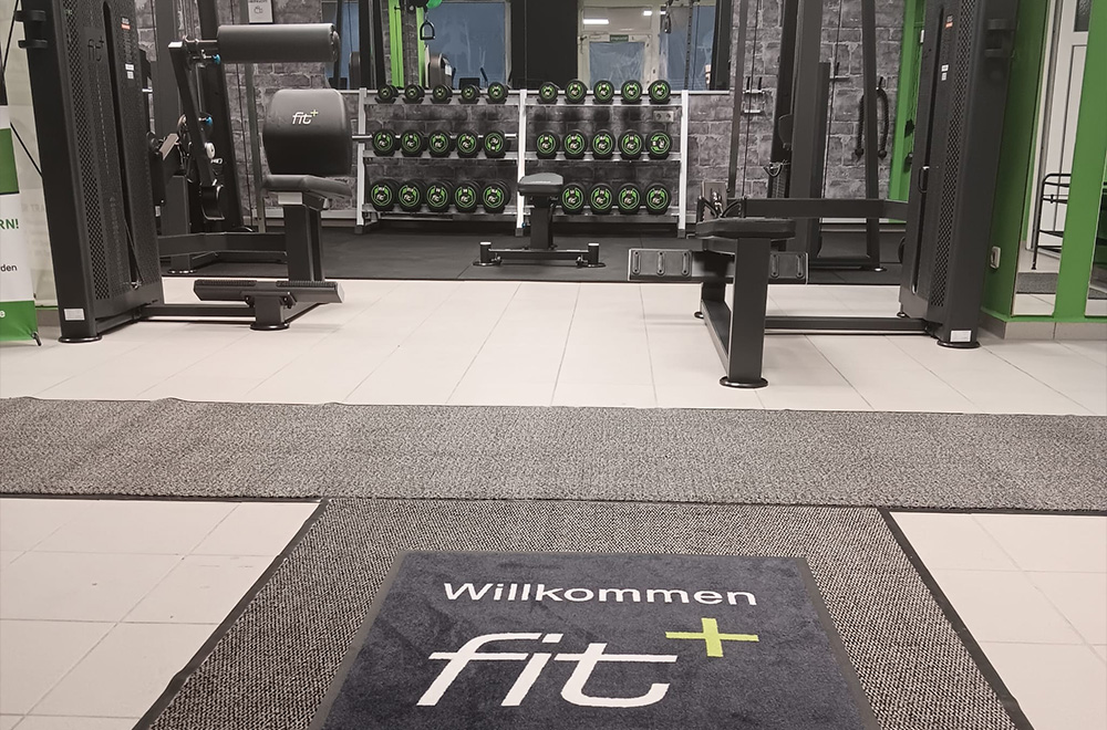 fitplus_Fitnessstudio Sondershausen Eingang Freihanteltraining